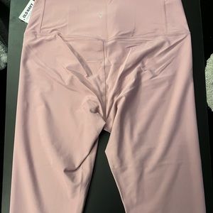 Old Navy, XL, crop mauve pink leggings (darker than the pics show). Never worn.